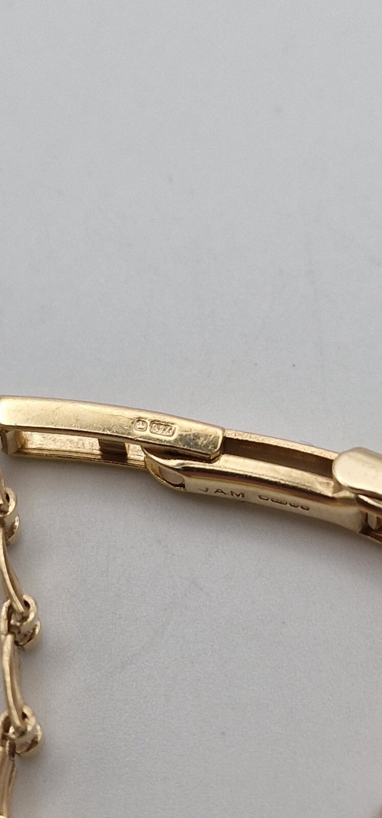 Omega 9ct Gold Vintage 1960's Mechanical Lady's Watch on 9ct Gold Bracelet.