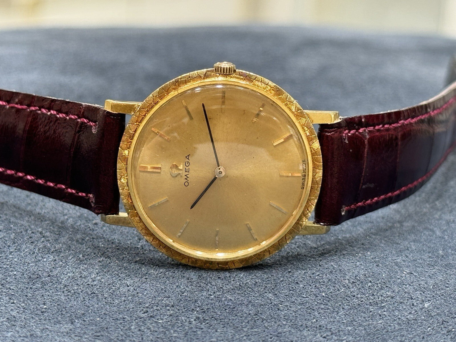 Omega Watch Manual Cal.620 Solid Gold 18K 750 Mens Swiss Made