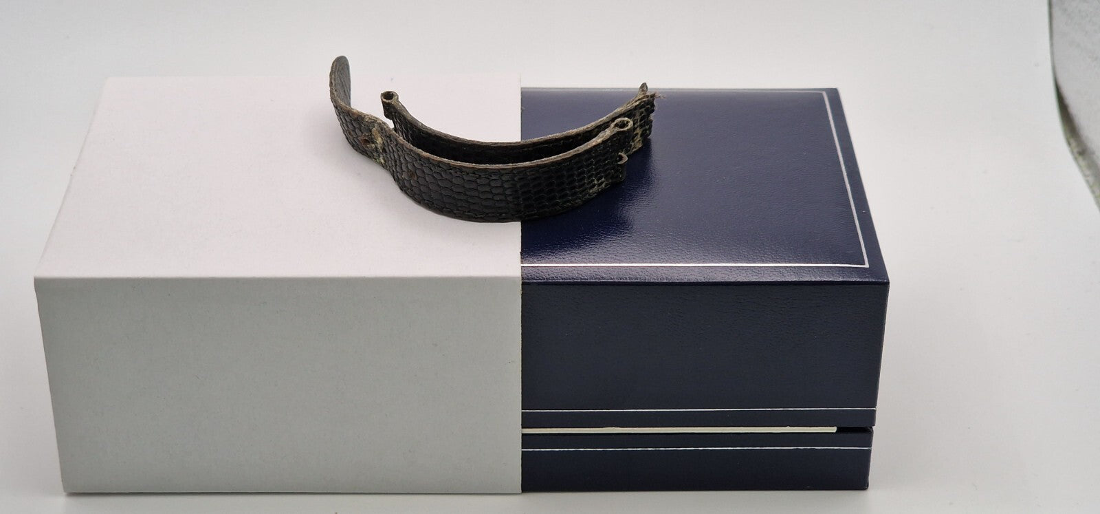 Must de Cartier Vendome 18ct Gold on Silver Lady’s Watch | Black Dial | Original Cartier Movement | New Black Leather Strap