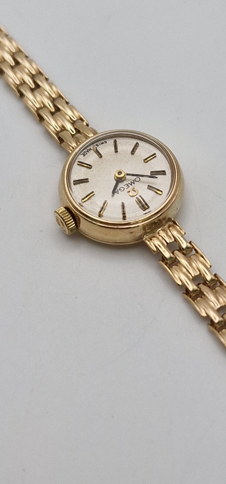 Omega 9ct Gold Vintage 1960's Mechanical Lady's Watch on 9ct Gold Bracelet.