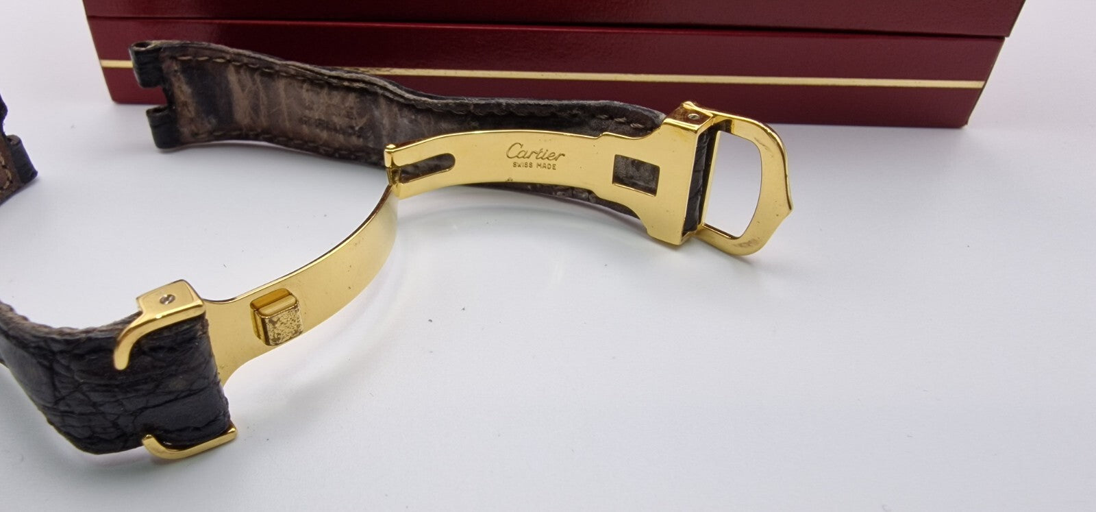 Must de Cartier Vendome 18ct Gold on Silver Mid Size Watch on New Leather Strap.