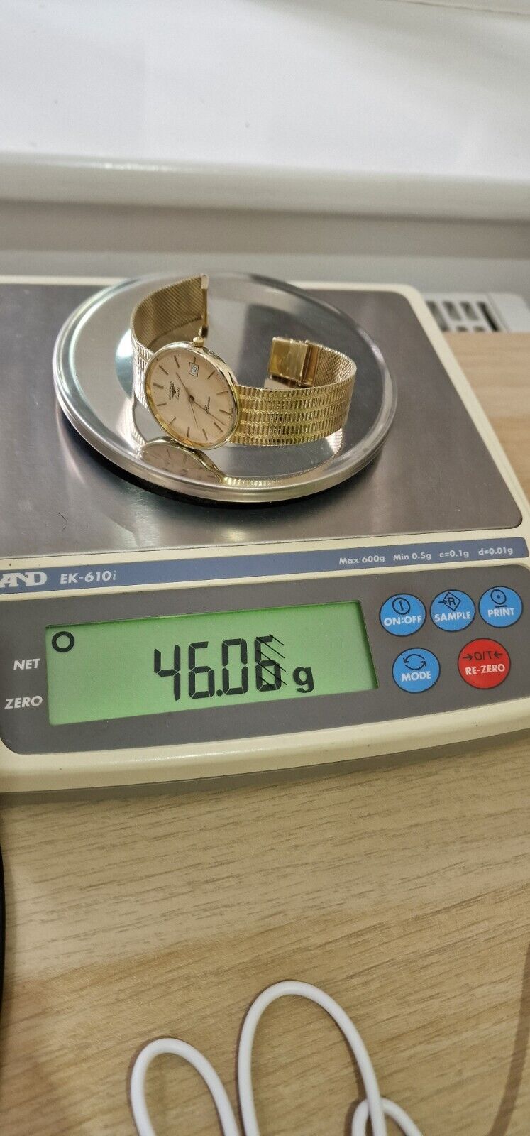 Longines Présence Gents 9ct Gold Watch | Salmon Dial | Six Jewel Movement | 9ct Gold Bracelet | Vintage Luxury Timepiece | With Longines Box