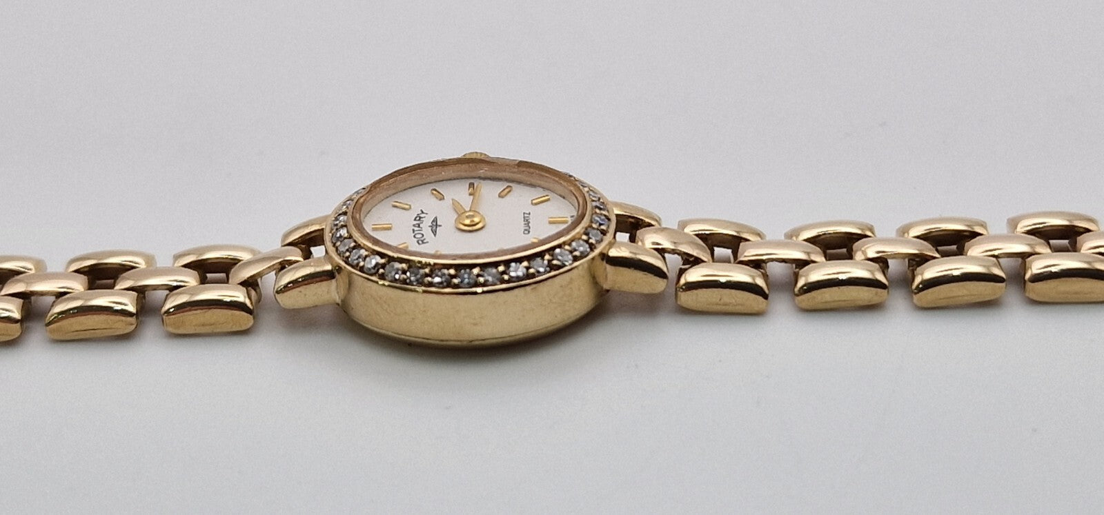 Rotary 9ct Gold Lady’s Diamond Watch | 30 Diamond Bezel | White Dial | 9ct Gold Bracelet | Vintage Luxury Timepiece
