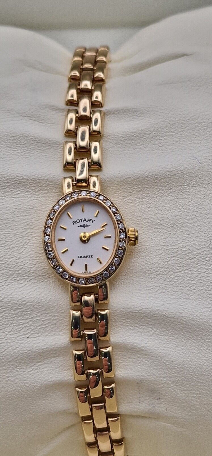 Rotary 9ct Gold Lady’s Diamond Watch | 30 Diamond Bezel | White Dial | 9ct Gold Bracelet | Vintage Luxury Timepiece