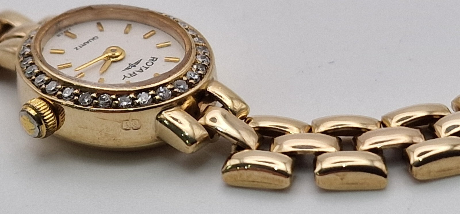 Rotary 9ct Gold Lady’s Diamond Watch | 30 Diamond Bezel | White Dial | 9ct Gold Bracelet | Vintage Luxury Timepiece