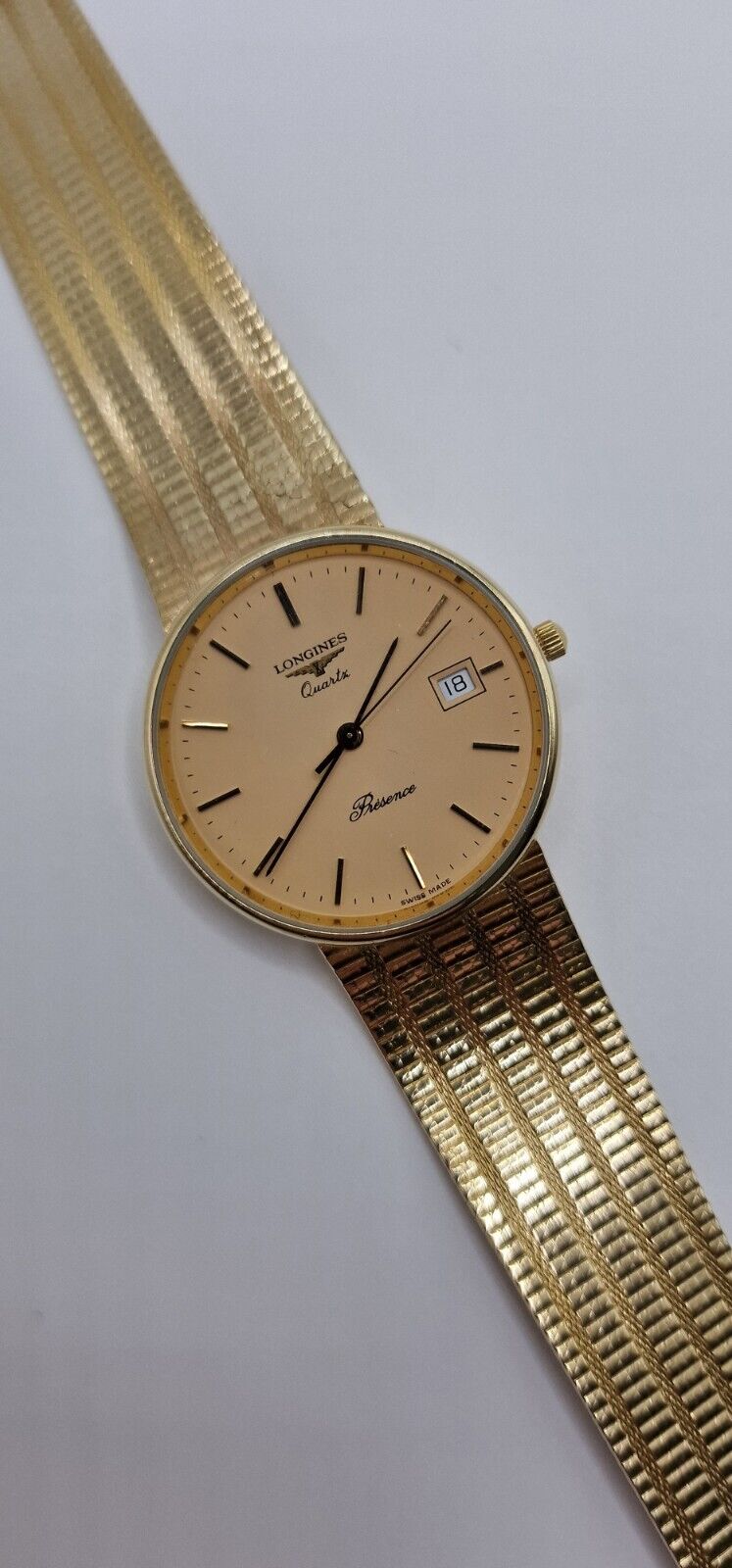 Longines Présence Gents 9ct Gold Watch | Salmon Dial | Six Jewel Movement | 9ct Gold Bracelet | Vintage Luxury Timepiece | With Longines Box