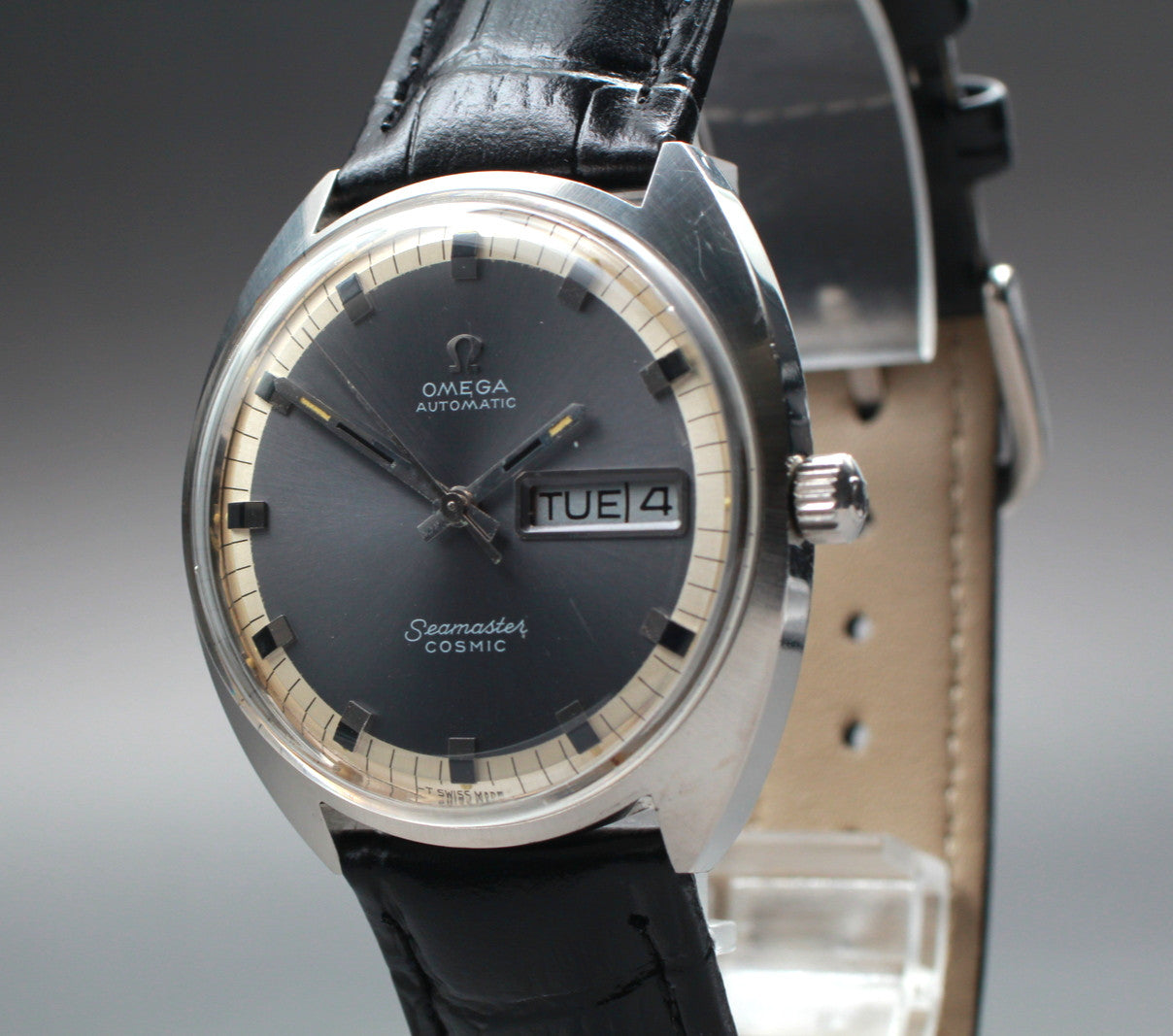 Vintage Omega Seamaster Cosmic Day-Date 166.036 Tool 107 Cal.752 Auto Watch