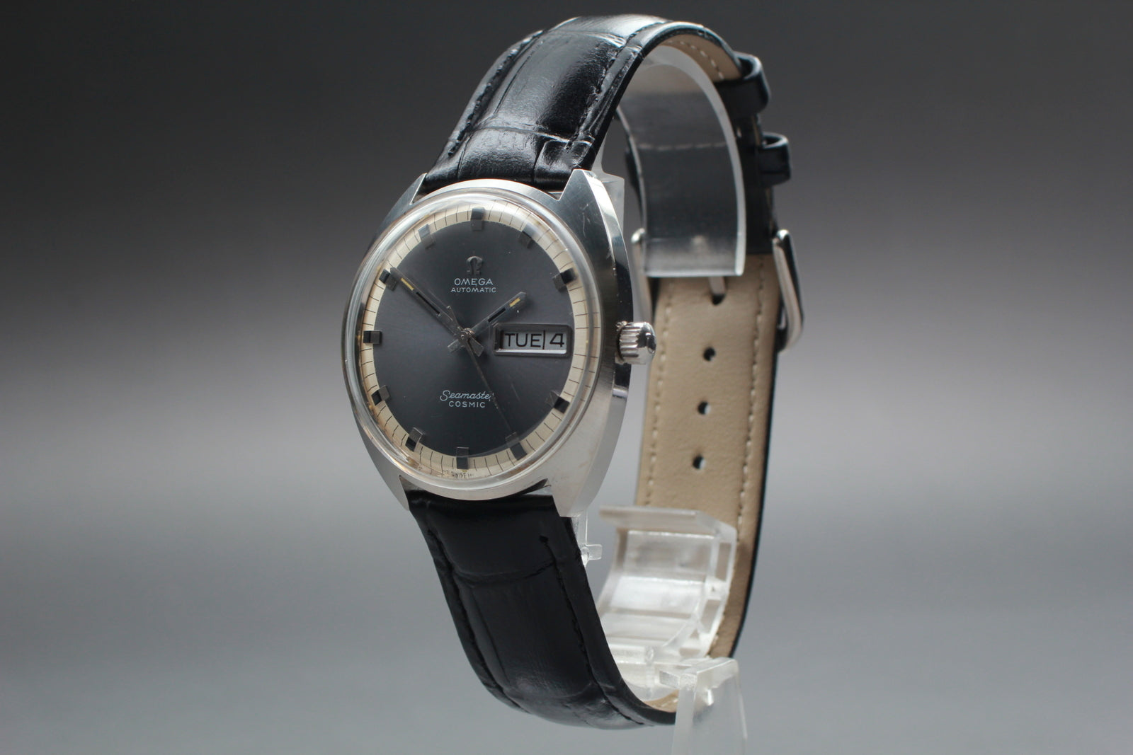 Vintage Omega Seamaster Cosmic Day-Date 166.036 Tool 107 Cal.752 Auto Watch