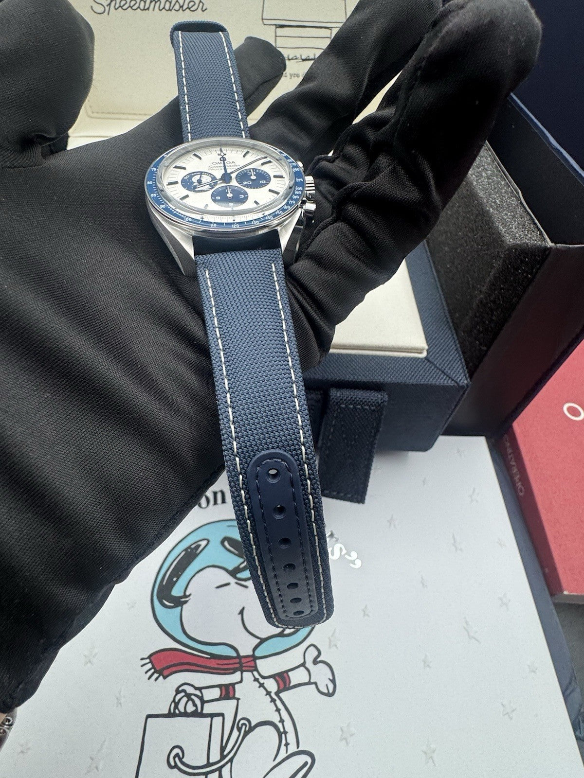 2025 Omega Speedmaster SILVER SNOOPY AWARD BLUE 310.32.42.50.02.001 Watch Unworn