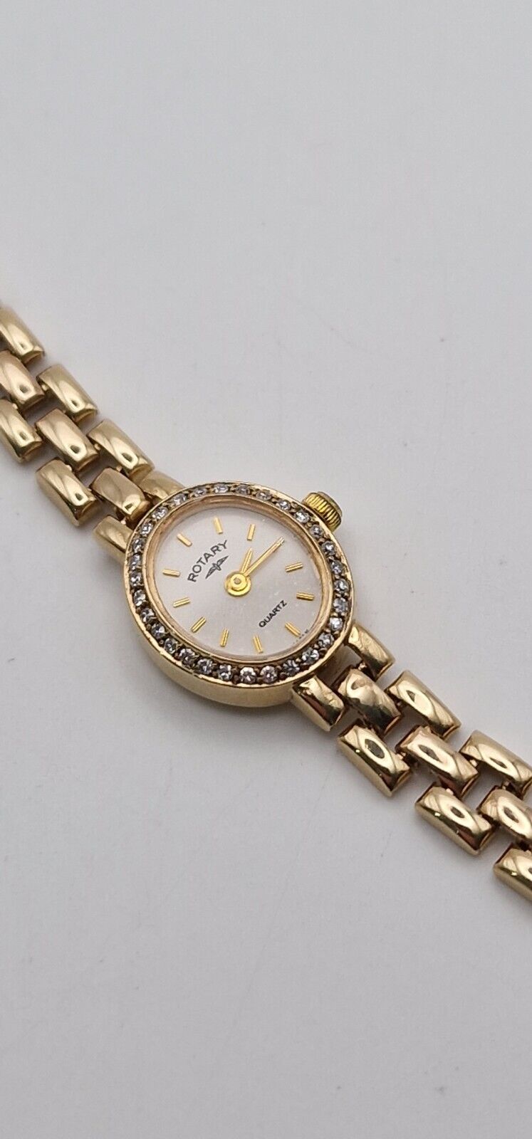 Rotary 9ct Gold Lady’s Diamond Watch | 30 Diamond Bezel | White Dial | 9ct Gold Bracelet | Vintage Luxury Timepiece