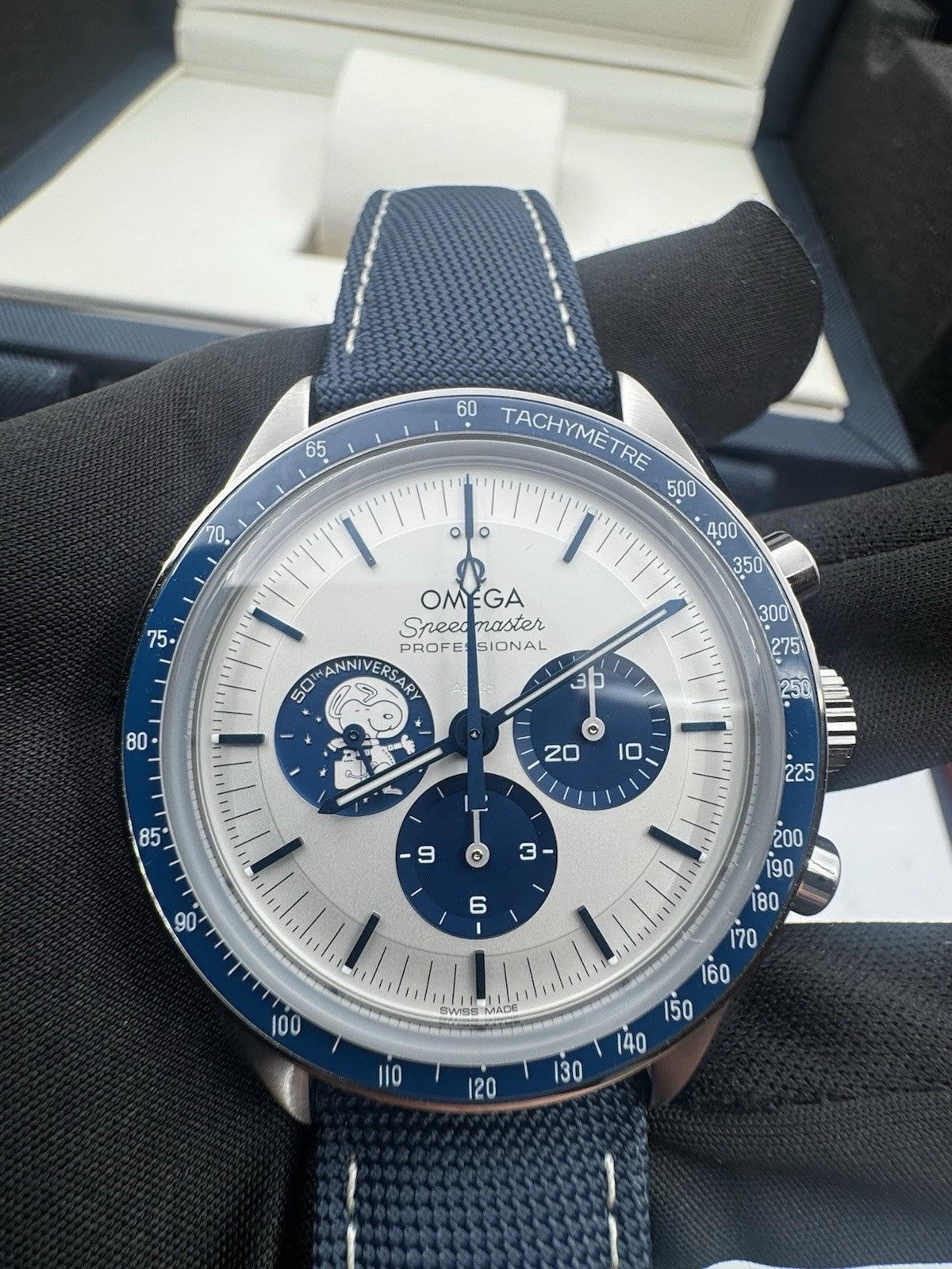 2025 Omega Speedmaster SILVER SNOOPY AWARD BLUE 310.32.42.50.02.001 Watch Unworn