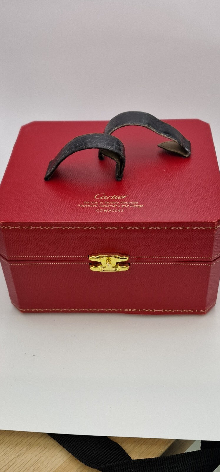 Cartier Tank Solo Gents Watch | Stainless Steel | Blue Cabochon Crown | Leather Strap | Luxury Timepiece