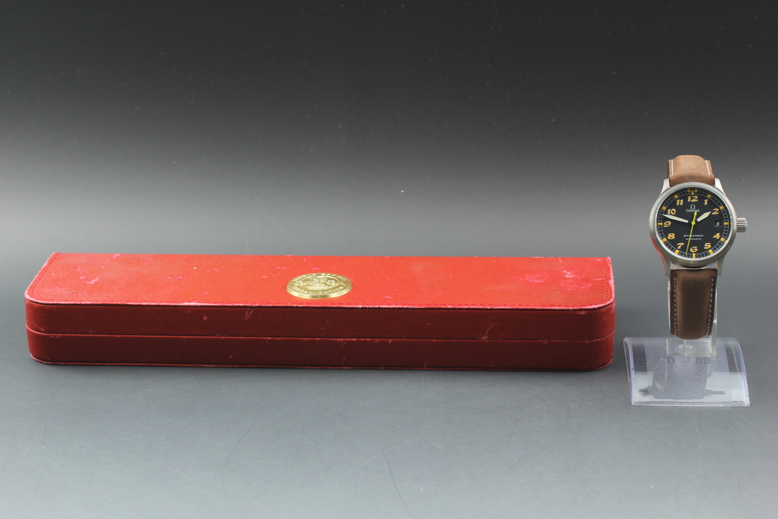 [A.MINT/Case ] Vintage Omega Dynamic Cal.1106 Black Dial AT 41MM Men's Watch