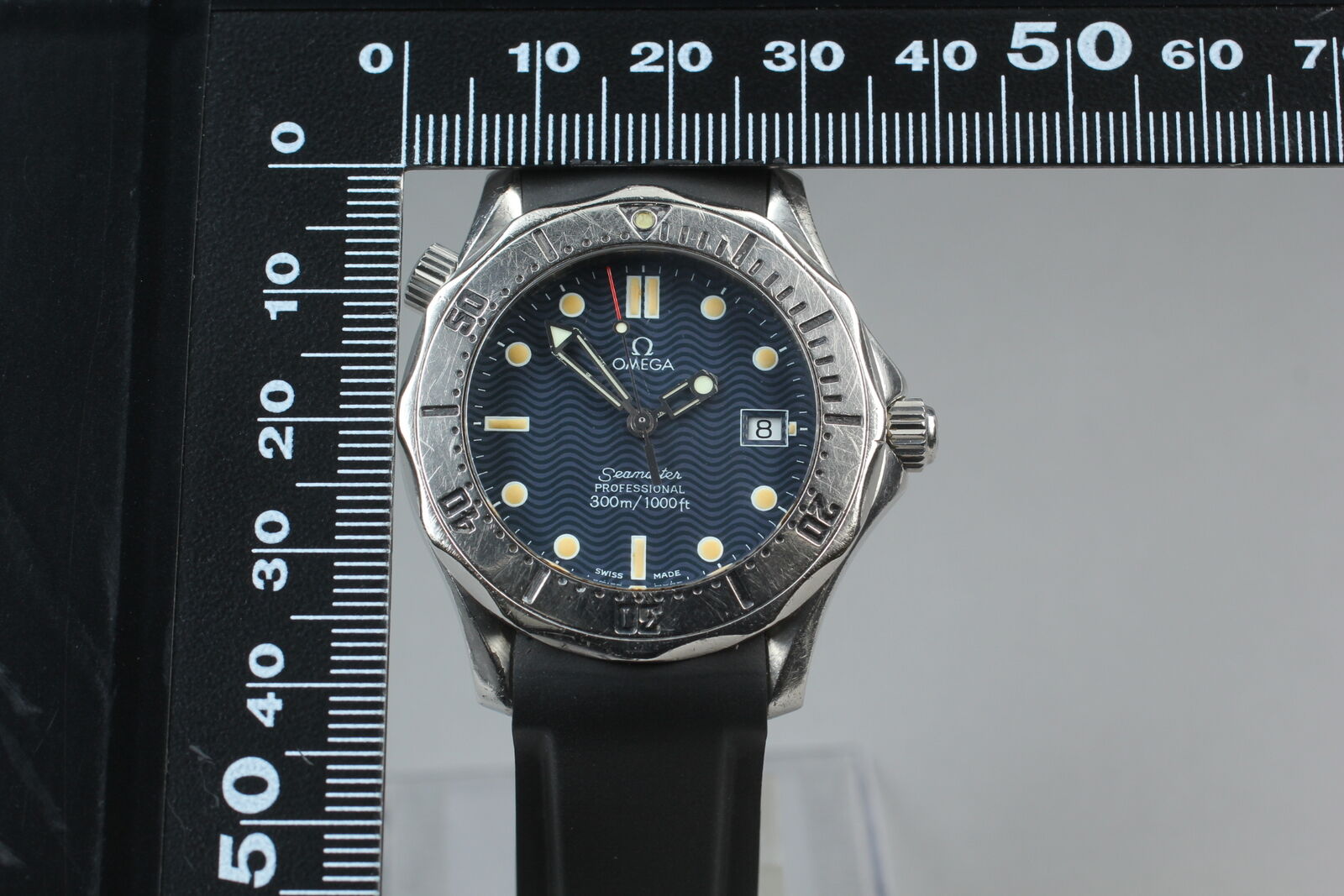 Omega Seamaster 300M QZ 2562.80 Blue Dial Men's Watch - Paper & 2 Bands