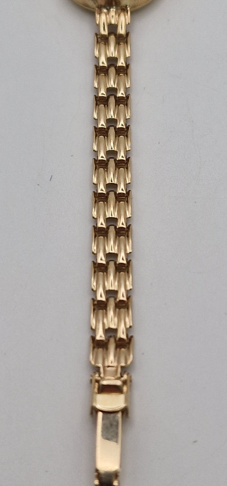 Omega 9ct Gold Vintage 1960's Mechanical Lady's Watch on 9ct Gold Bracelet.