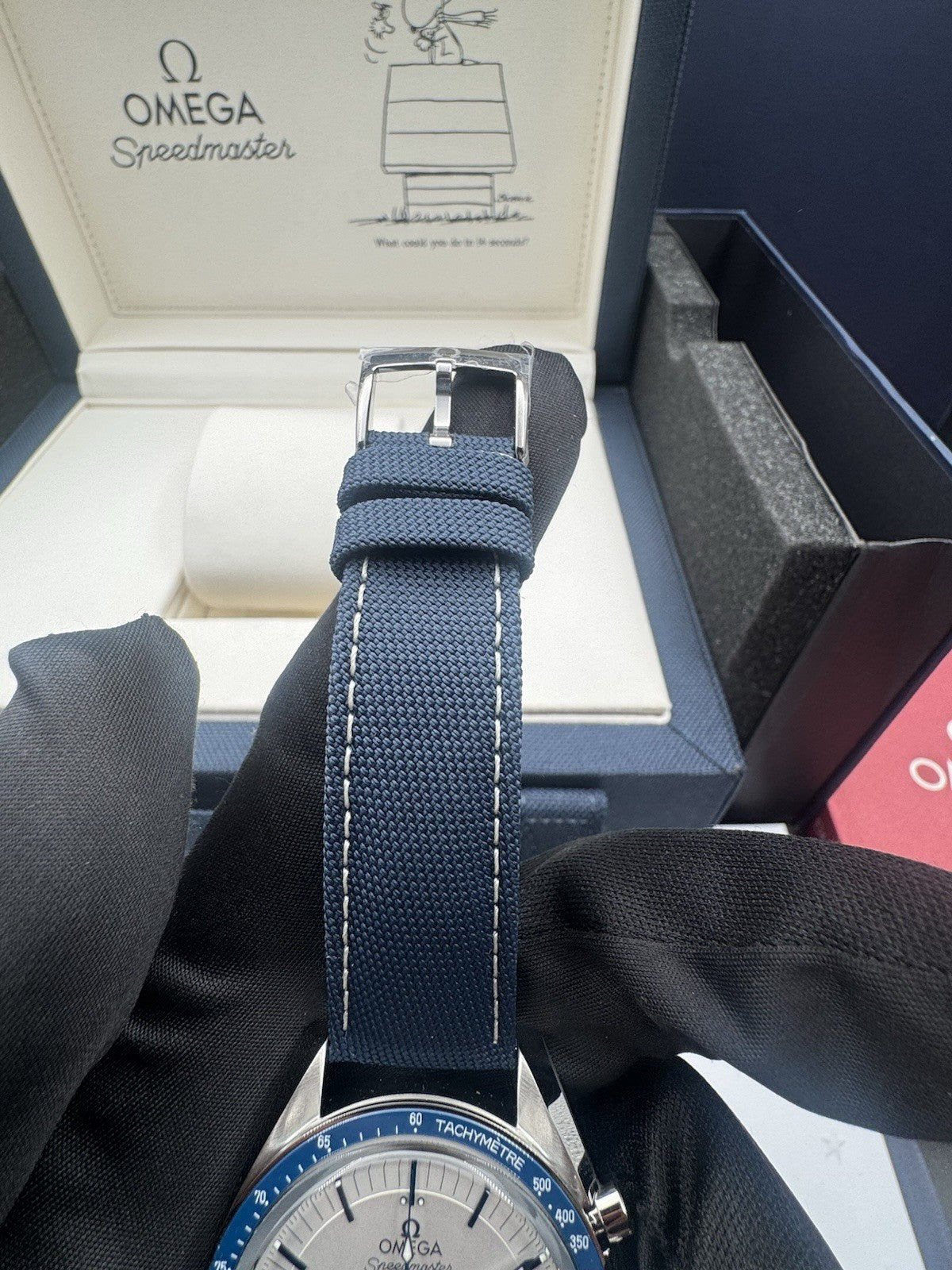 2025 Omega Speedmaster SILVER SNOOPY AWARD BLUE 310.32.42.50.02.001 Watch Unworn