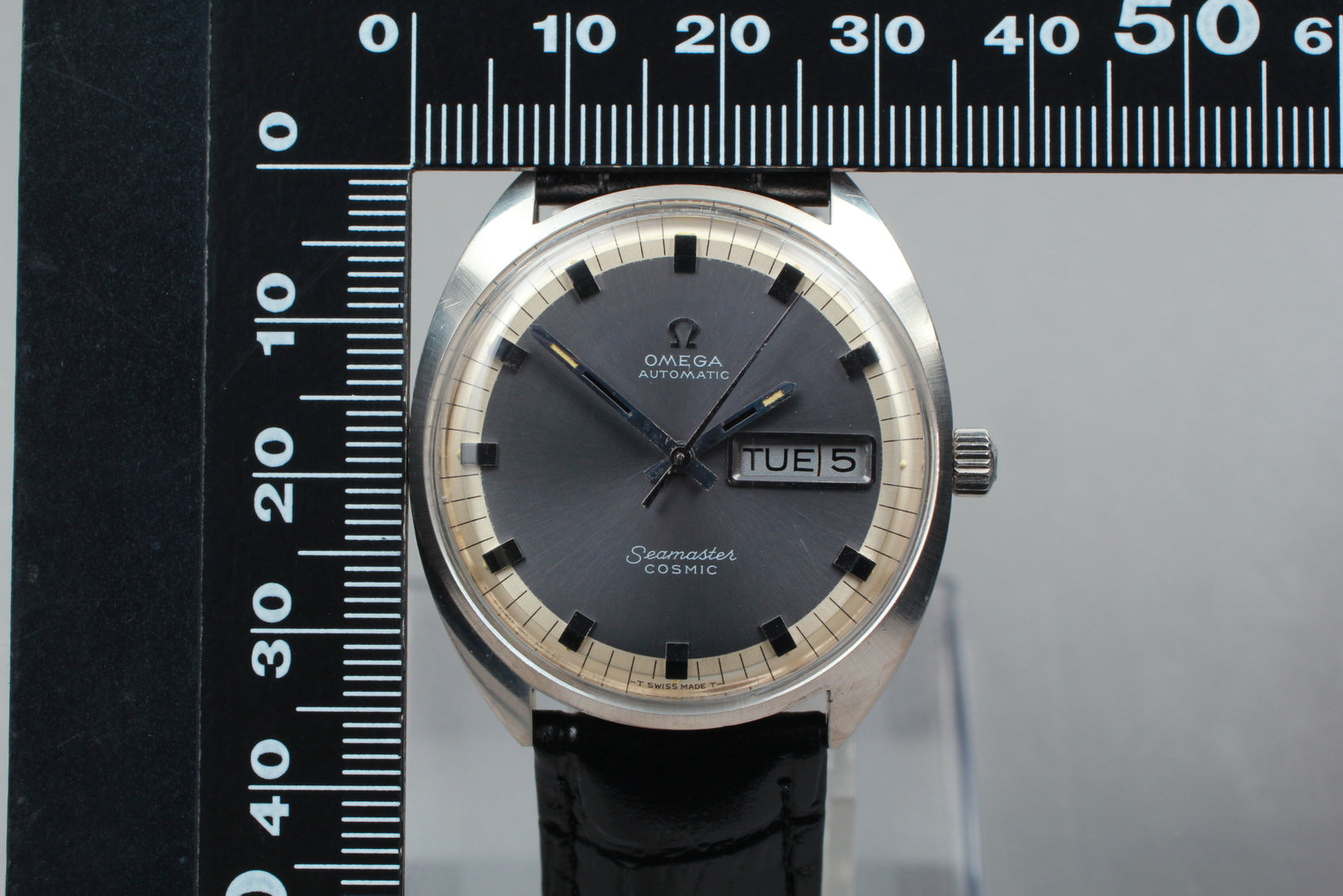 Vintage Omega Seamaster Cosmic Day-Date 166.036 Tool 107 Cal.752 Auto Watch