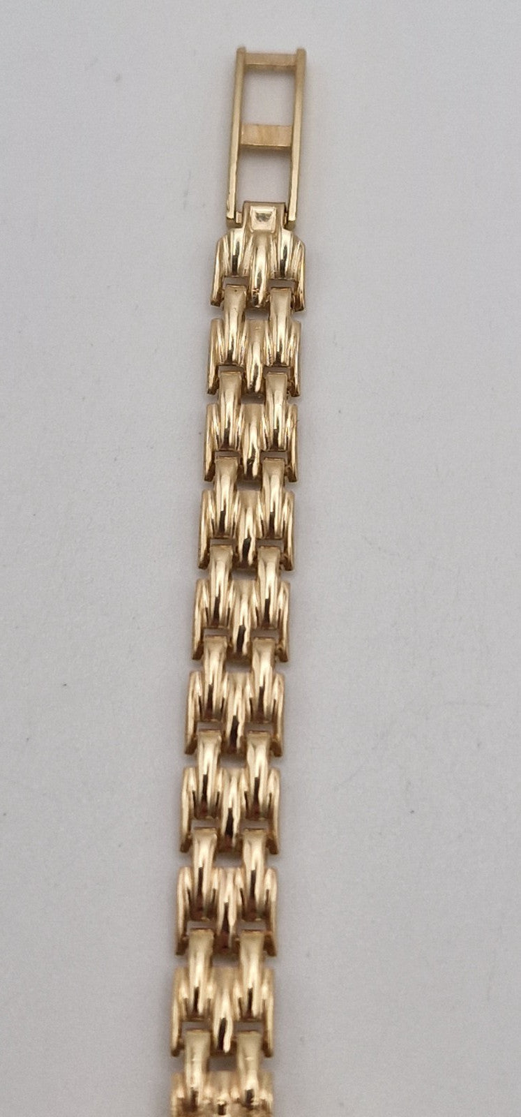 Omega 9ct Gold Vintage 1960's Mechanical Lady's Watch on 9ct Gold Bracelet.