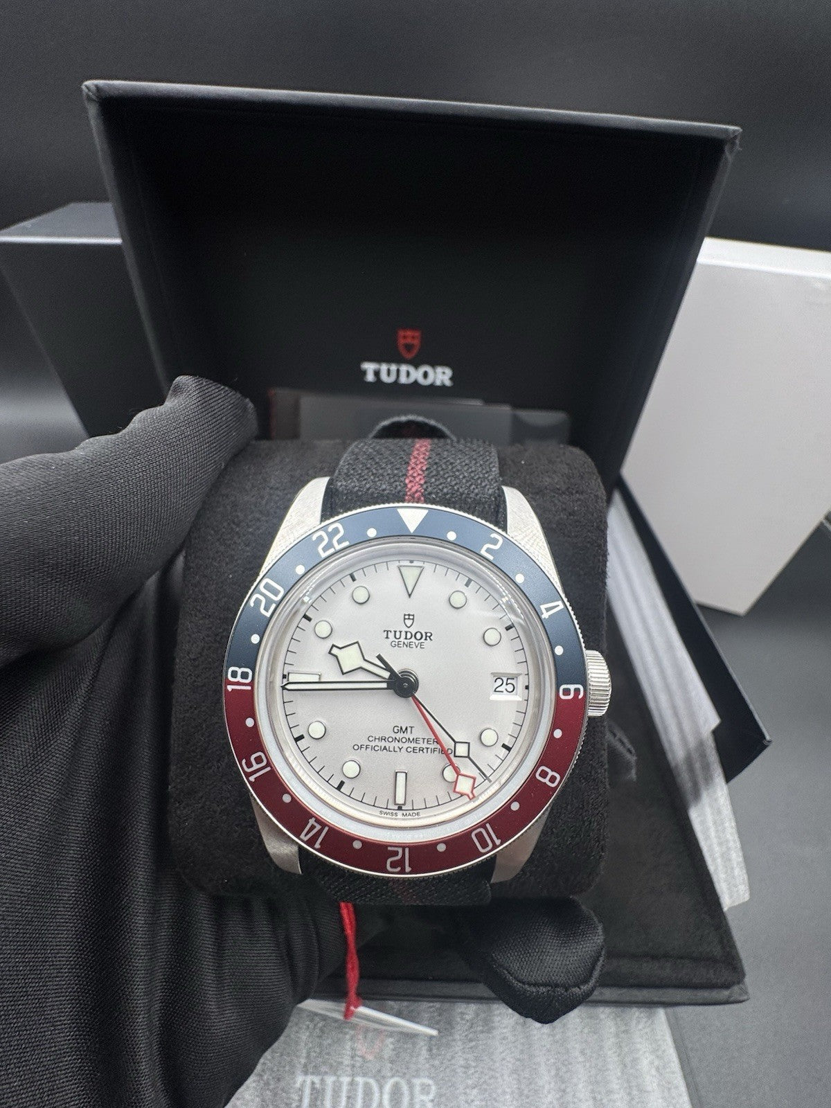 2025 TUDOR BLACK BAY GMT OPALINE DIAL FABRIC STRAP WATCH M79830RB-0012 UNWORN