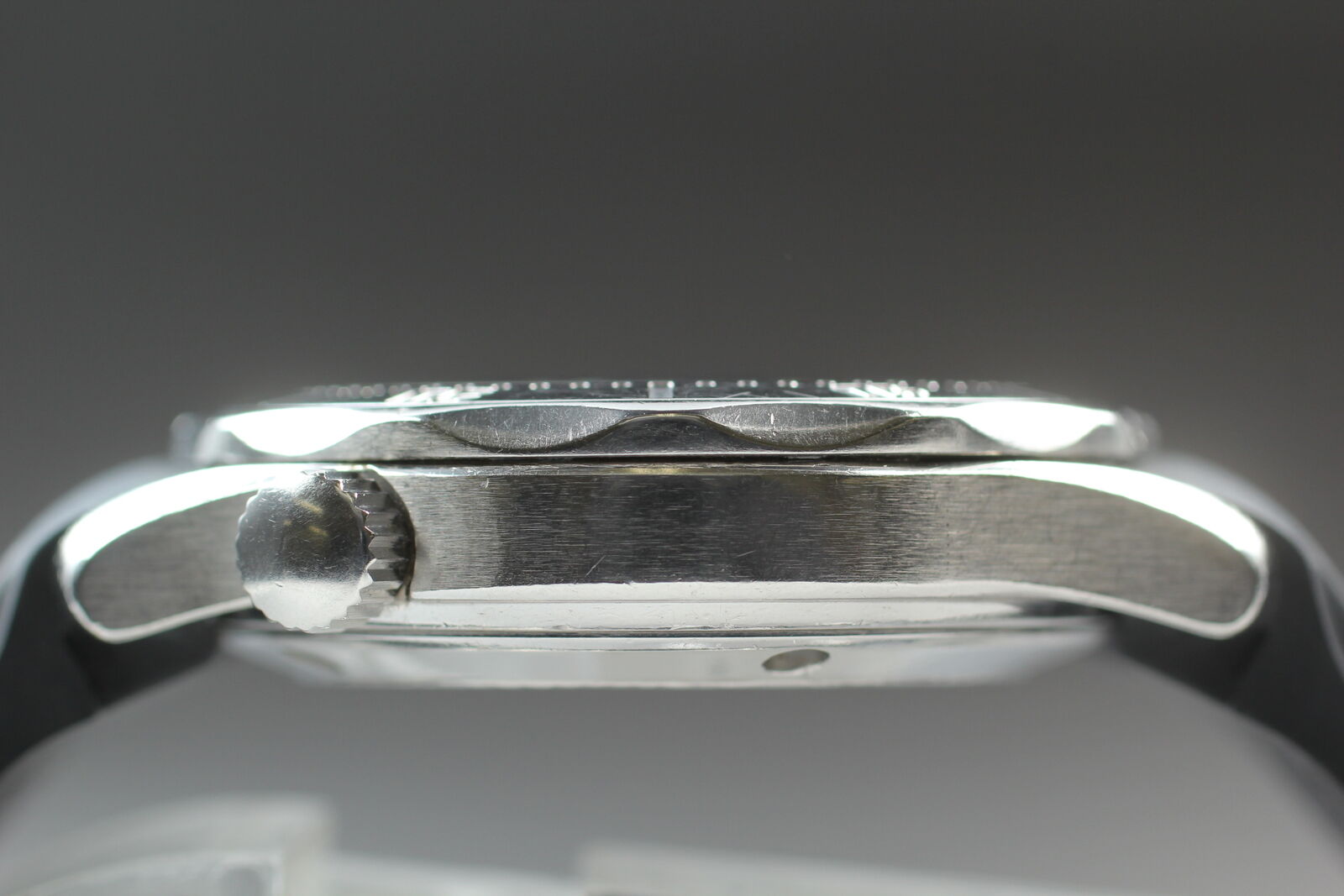 Omega Seamaster 300M QZ 2562.80 Blue Dial Men's Watch - Paper & 2 Bands