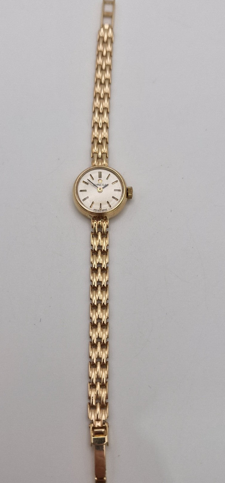Omega 9ct Gold Vintage 1960's Mechanical Lady's Watch on 9ct Gold Bracelet.