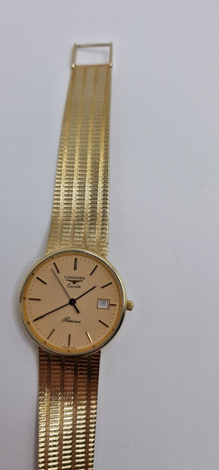 Longines Présence Gents 9ct Gold Watch | Salmon Dial | Six Jewel Movement | 9ct Gold Bracelet | Vintage Luxury Timepiece | With Longines Box